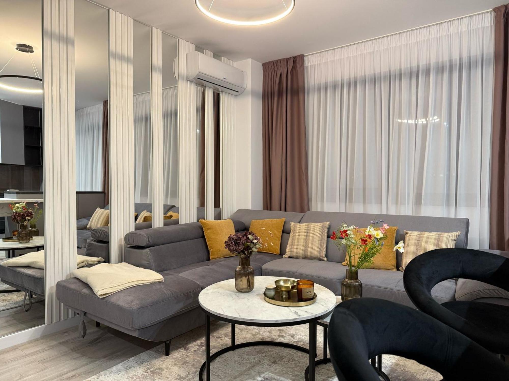 Luxevibe Apartments Near Mall Moldova Iasi Exterior foto